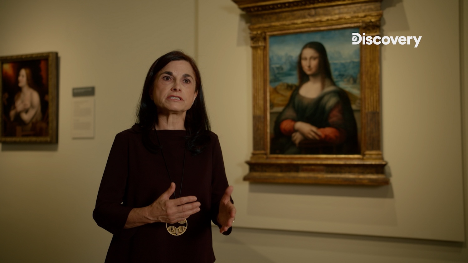 跨越五百年的神秘微笑藏在台灣？藝術收藏家黃崇仁以科學視角解密「最年輕的蒙娜麗莎」_藝術品修復師_Almudena_Sánchez_解析普拉多版《蒙娜麗莎》修復細節與重現歷程.jpg
