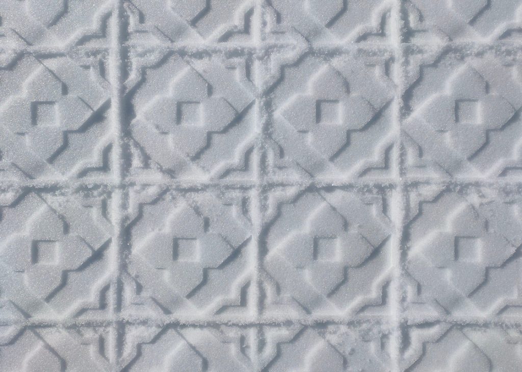 雪地上的華麗地毯_|_西班牙實地創作_吸引人們望向珍貴的山脈生態_jr-floors-neu-1-1120_orig-1024x729.jpg