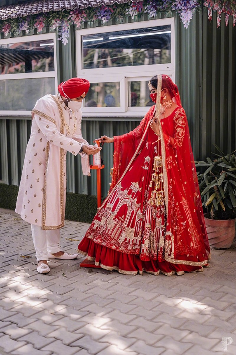 新娘都像仙女！印度開始流行起「口罩婚禮」，網友：怎麼感覺更有一種神秘美了？-05.jpg