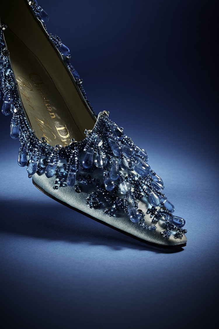 那些年，比珠寶更美麗的訂製鞋履！Dior專書回顧與Roger_Vivier合作歲月_7.jpg
