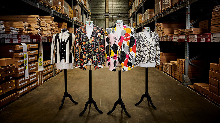 IKEA聯手倫敦高級訂製男裝裁縫，推出用家居布藝面料製成的西裝三件套(1).jpg