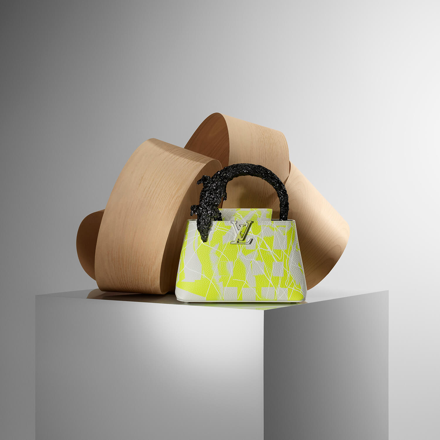 Louis_Vuitton_×_Frank_Gehry限量版手袋系列_呈現建築大師最狂野的夢想_CAPUCINES_BB_CROC_Philippe_Lacombe.jpg