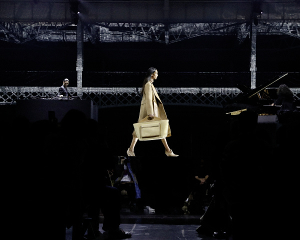 揭露那個青澀的自我！Burberry_2020秋冬滿滿懷舊風_Riccardo_Tisci：倫敦讓我學會做自己19.jpg