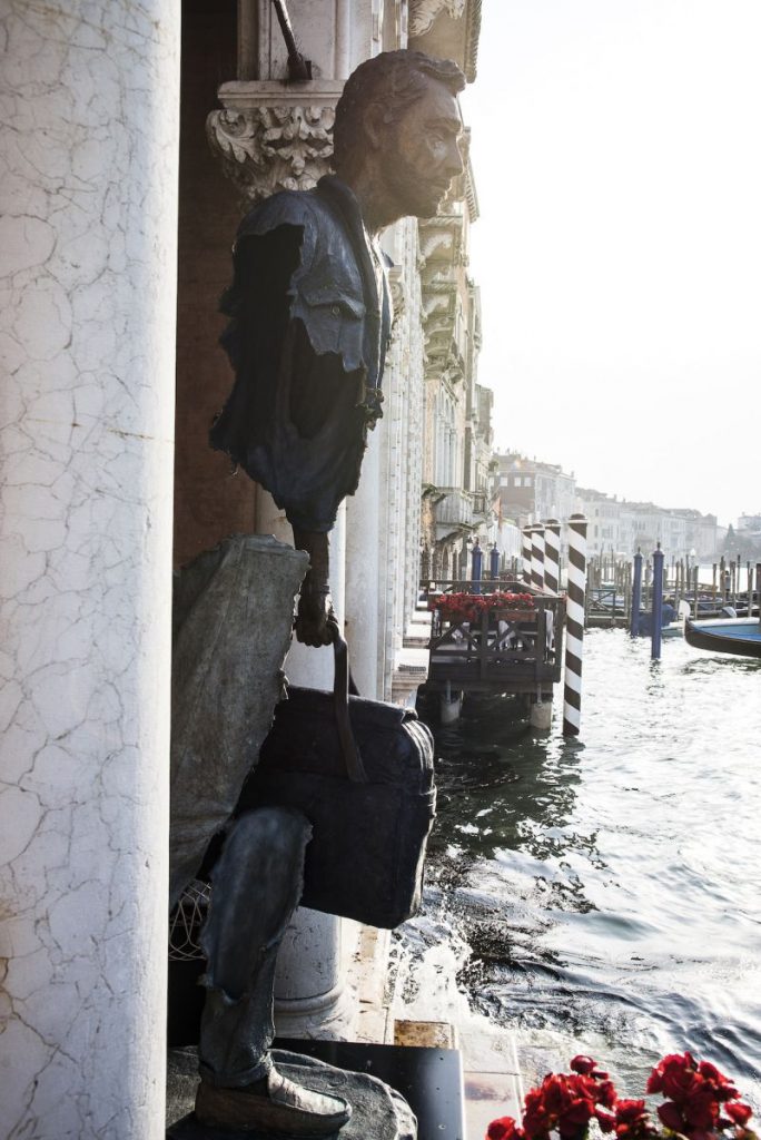 在威尼斯，哪個迎面而來的旅人，身上不帶一點殘缺？-05.jpg