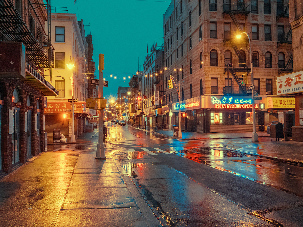 這裡不是你我熟悉的台灣街道！_法國攝影師捕捉破曉前的紐約唐人街雨中即景！_(6).jpg