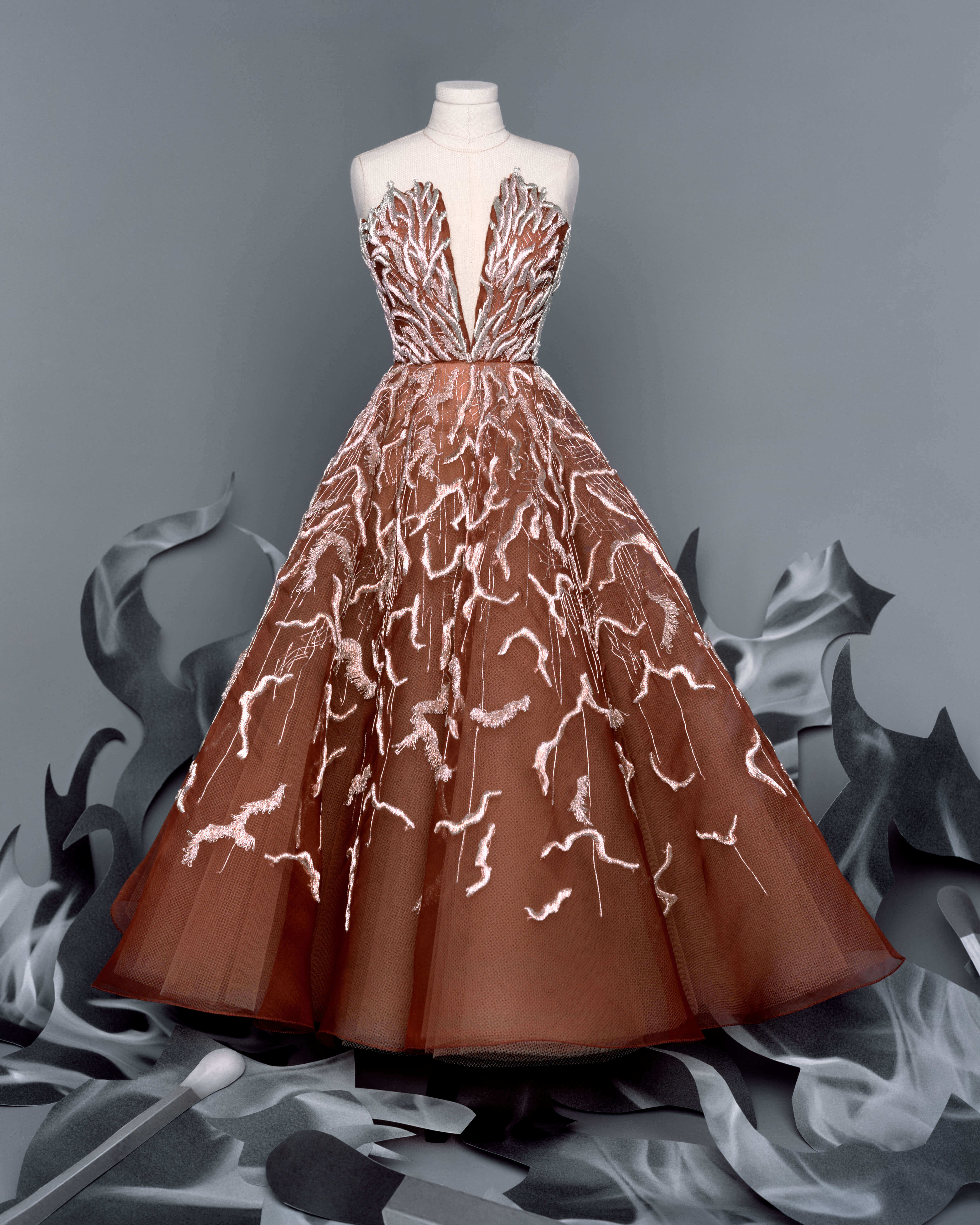 逆境中勇敢迎擊疫情！Dior迷你版高級訂製服_背後用意暗藏玄機5.jpg