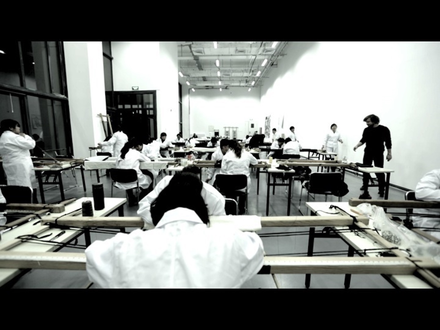 時尚界的魔法師：JAY_AHR設計師Jonathan_Riss的深度對話_Jay_Ahr_Embroidery_Lab_Beijing_2.jpg
