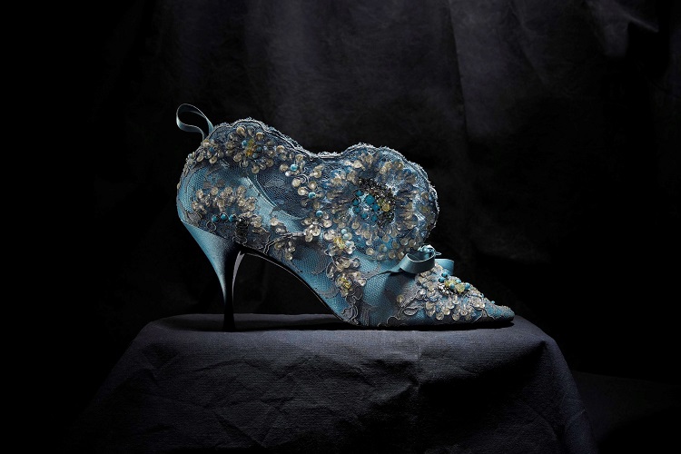 那些年，比珠寶更美麗的訂製鞋履！Dior專書回顧與Roger_Vivier合作歲月_1.jpg