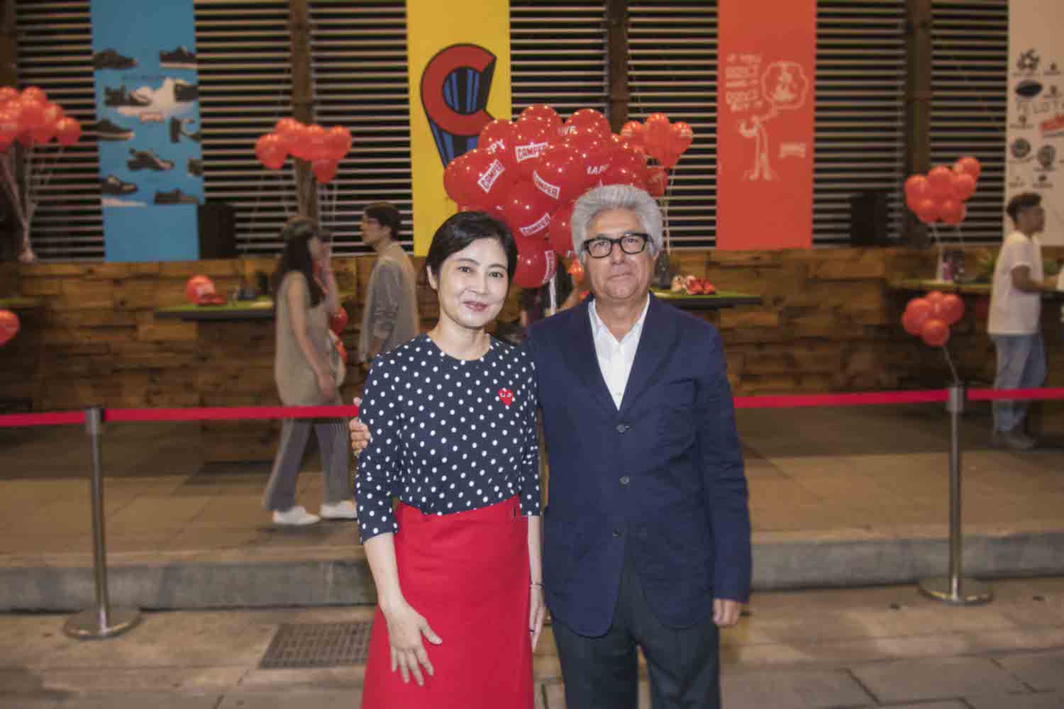 一份書法企劃書敲開國際品牌代理大門！馮亞敏與Camper的22年市場實戰課_喜事國際時尚集團執行長馮亞敏女士以及CAMPER創辦人Mr._Lorenzo合照。_.jpg