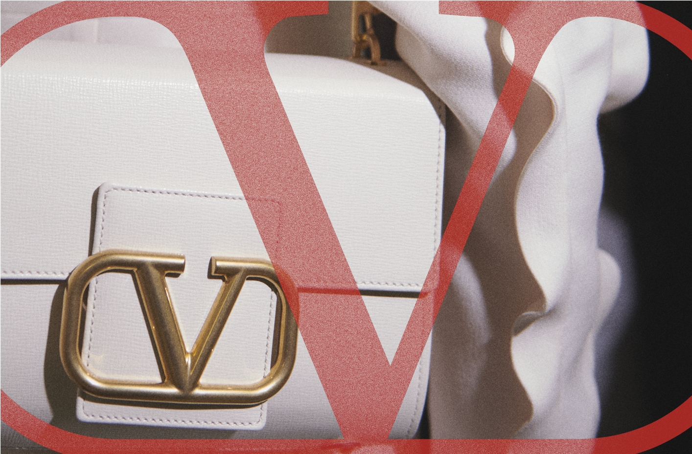 透過品牌標誌，拉扯美學與道德思想！Valentino邀請26家雜誌合作書寫創意故事！2.jpg