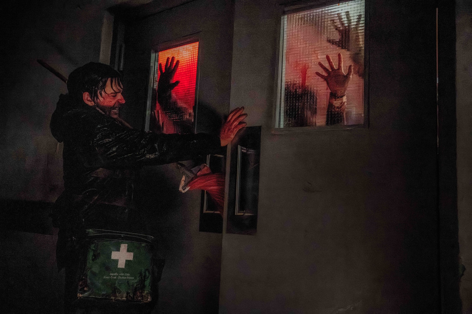 造型越來越慘、裝備越來越強！《惡靈古堡：爆發夜》如何打造「電玩闖關感」_阿阿可怕.jpg