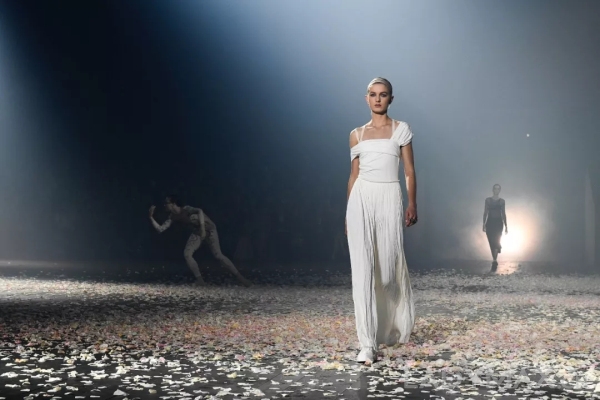 巴黎時裝週首日Dior與Gucci正面對抗，誰贏了？_(2).jpg