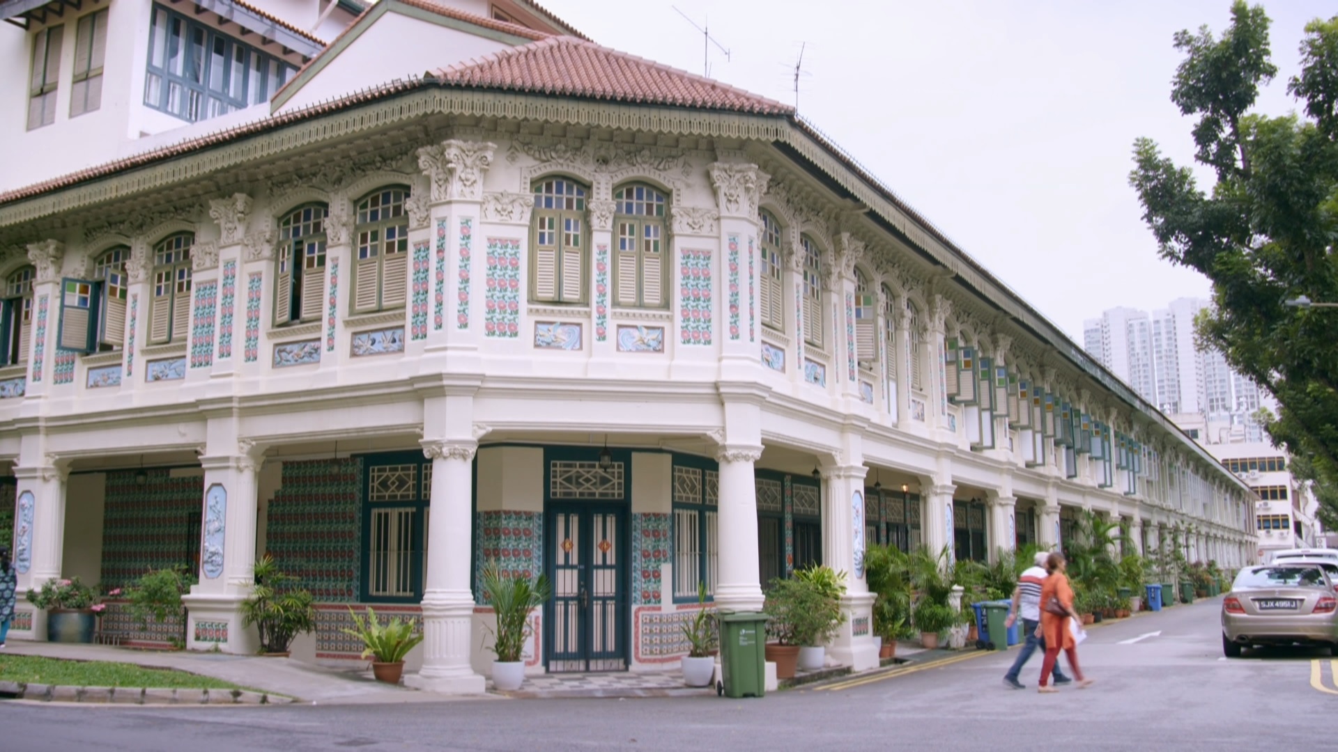 公視4K紀錄片《花磚而生》拍攝新加坡國家發展局保護外覆亮麗花磚的傳統街屋.jpg