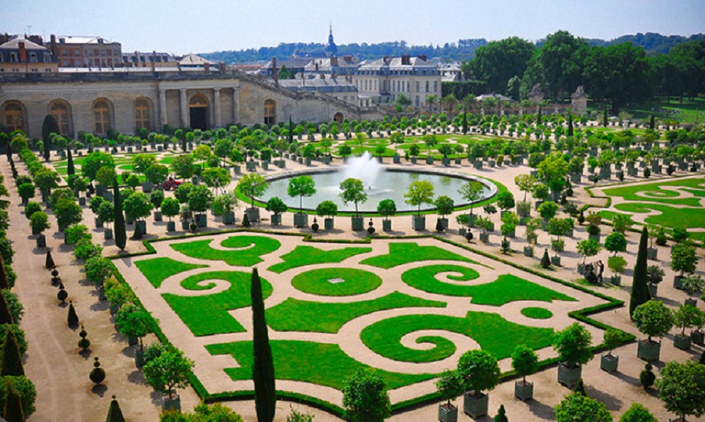 全球第一間凡爾賽宮酒店！「Le_Grand_Contrôle」在巴黎金碧輝煌宮殿感受古典王室生活_(6).jpg