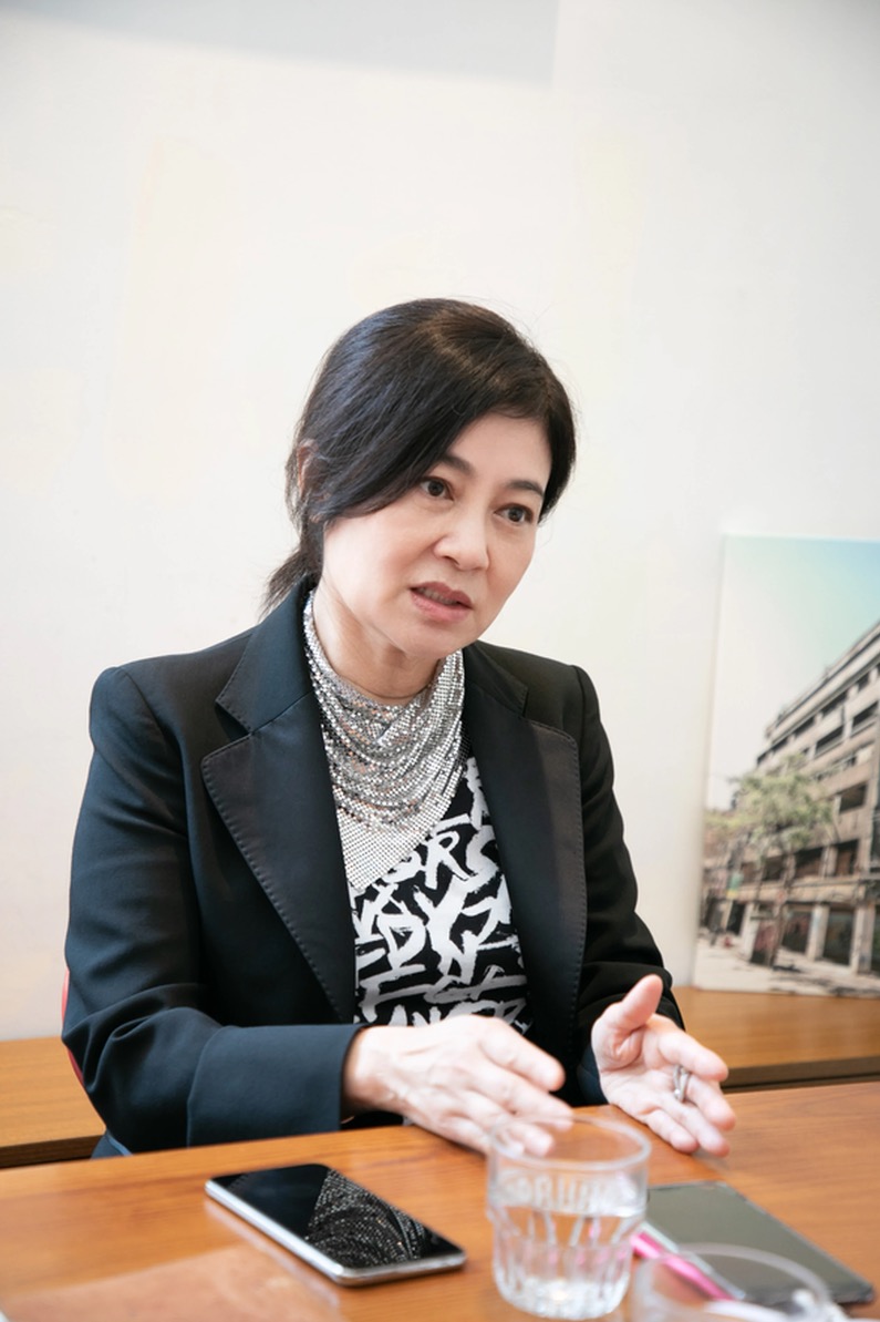 一份書法企劃書敲開國際品牌代理大門！馮亞敏與Camper的22年市場實戰課_00003.jpg