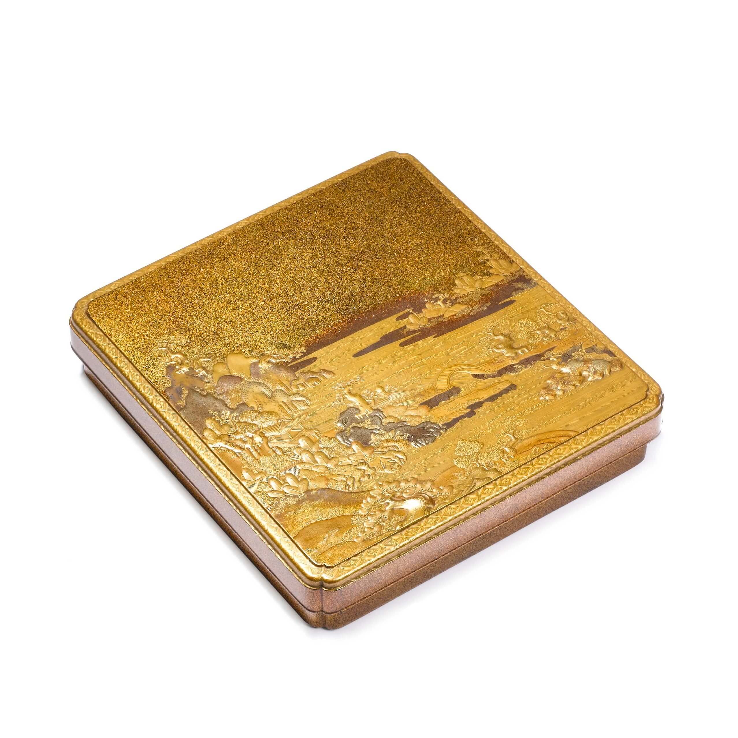 A_Fine_Gold-lacquer_Suzuribako_(Box_for_Writing_Utensils)_With_en-suite_Cover.jpg