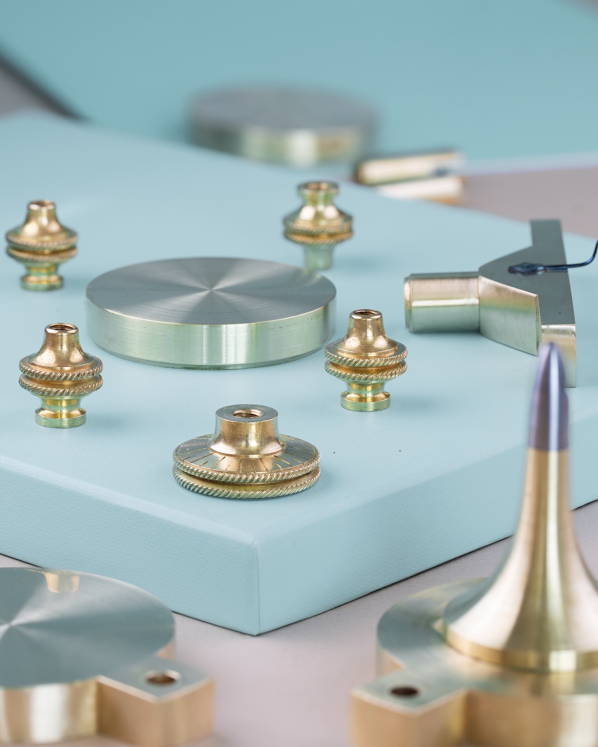工藝大師的十九世紀機械宇宙：TiffanyCo.傳奇天文鐘與21項複雜功能結構解密_調速器零件修復後狀態@TiffanyCo_.jpg