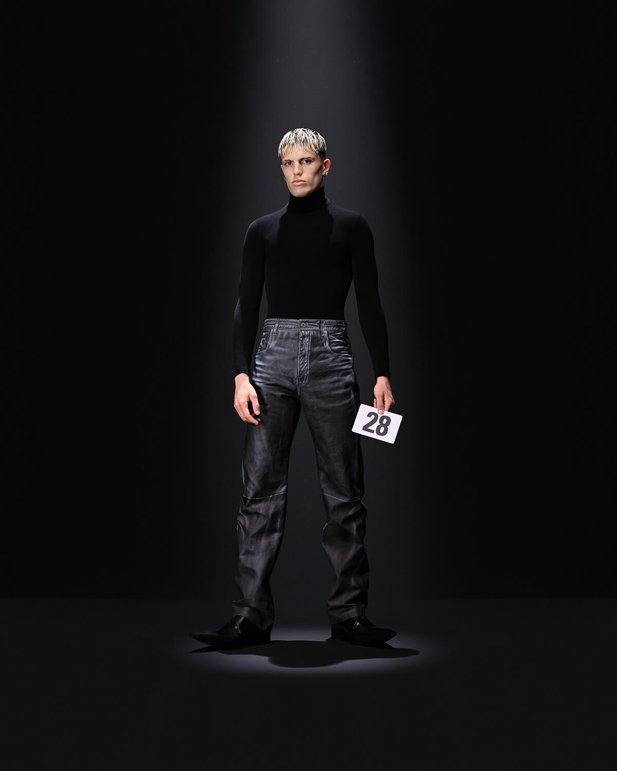 這些服裝跟你想的不一樣！Balenciaga第52季高訂系列_向追求完美致敬_BALENCIAGA_52ND_COUTURE_LOOK_28_ALEJANDRO_GARNACHO.jpg